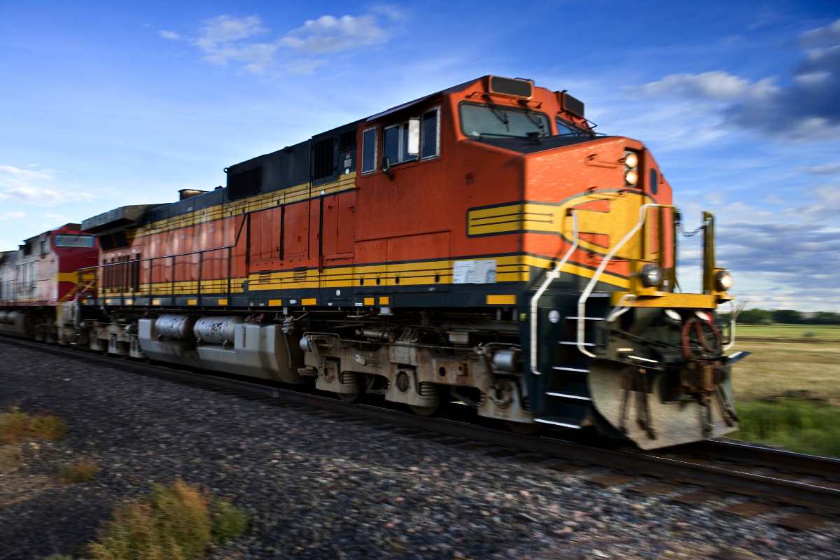 Holi-Special-Train